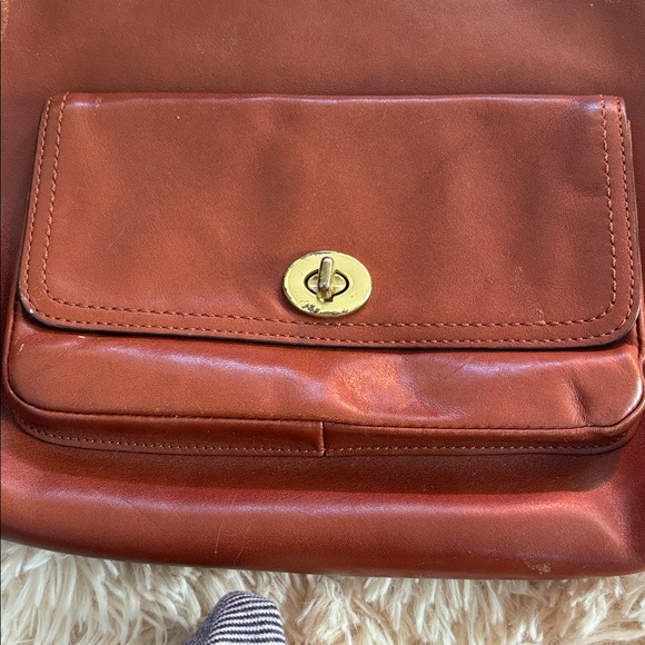 Vintage Coach Legacy Leather Courtenay 22381 Brown Leather Crossbody - Picture 8 of 15